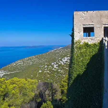 Apartment In With Sea View, Terrace, Air Conditioning, Wi-fi