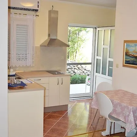 Apartment In With Sea View, Terrace, Air Conditioning, Wi-fi