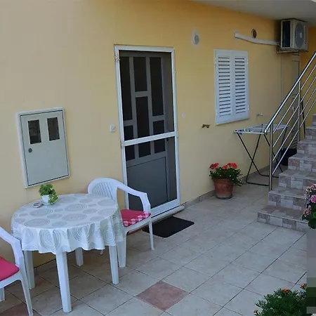 In With Sea View, Terrace, Air Conditioning, Wi-fi Apartment